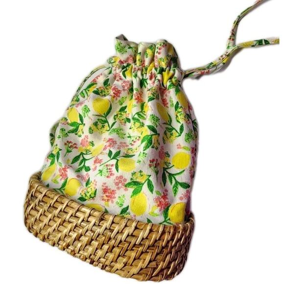 C&C California Rattan Wicker Lemon Printed Canvas Bucket Bag Handbag New - Picture 2 of 16